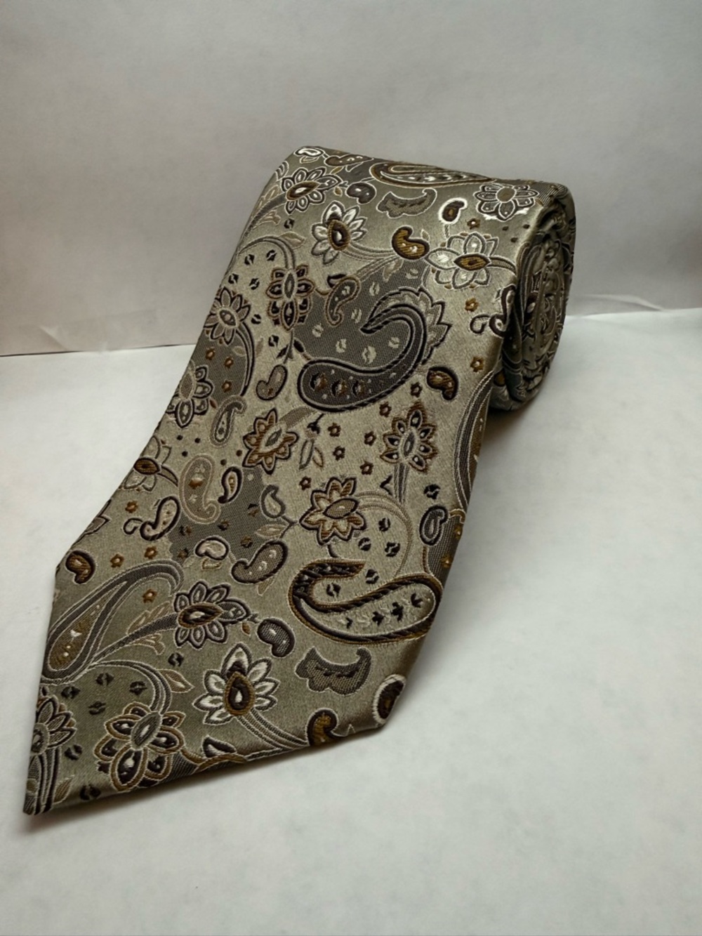 Geoffrey Beene Brown and Gold Paisley 100% Silk Tie